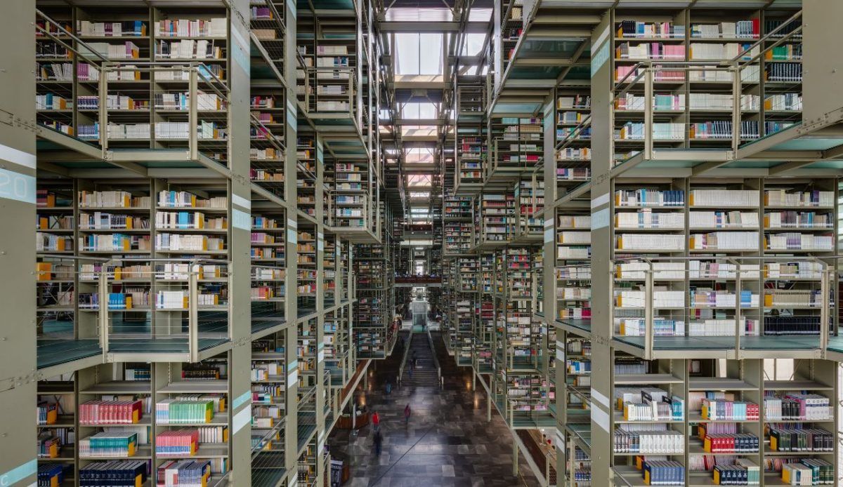 The World’s 10 Most Remarkable Bookstores 4