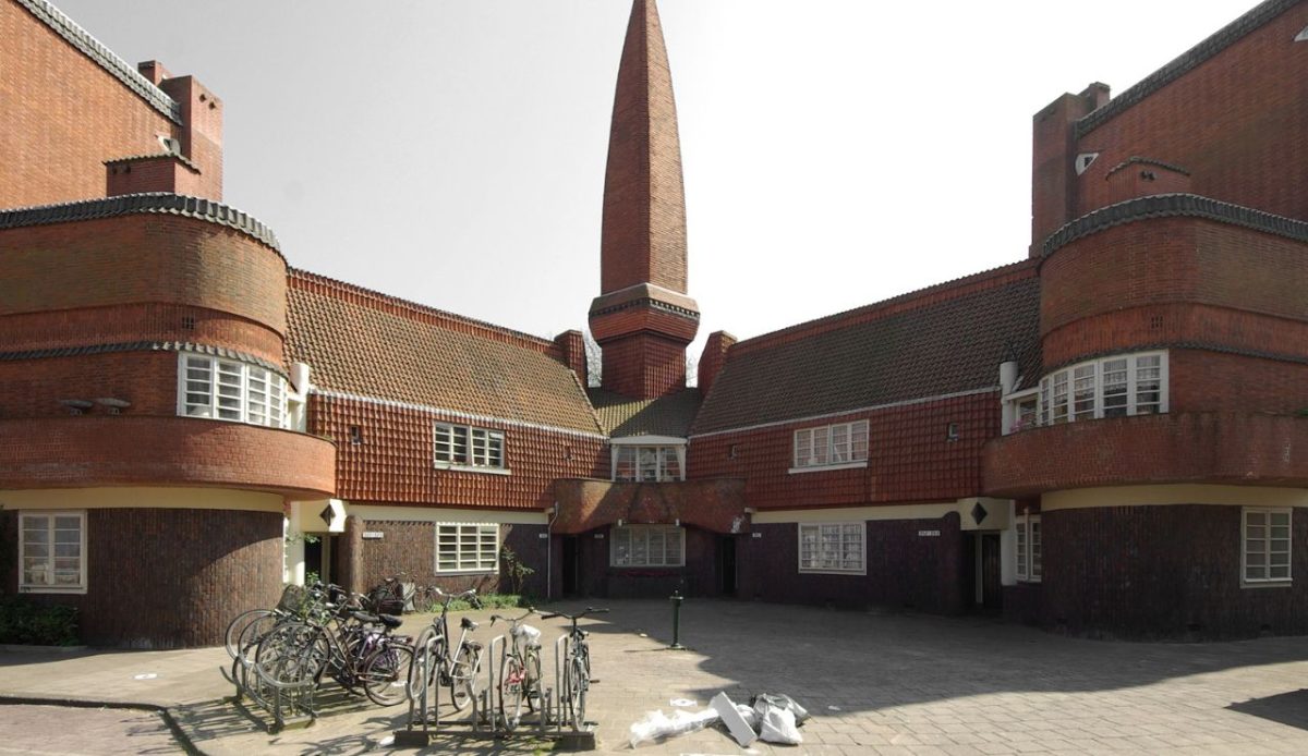 Amsterdamse School Architecture Walk