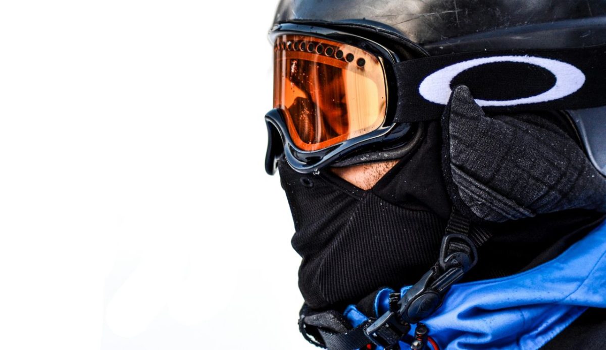 12 Smart Ways to Stay Warm When Traveling in Extreme Cold 5