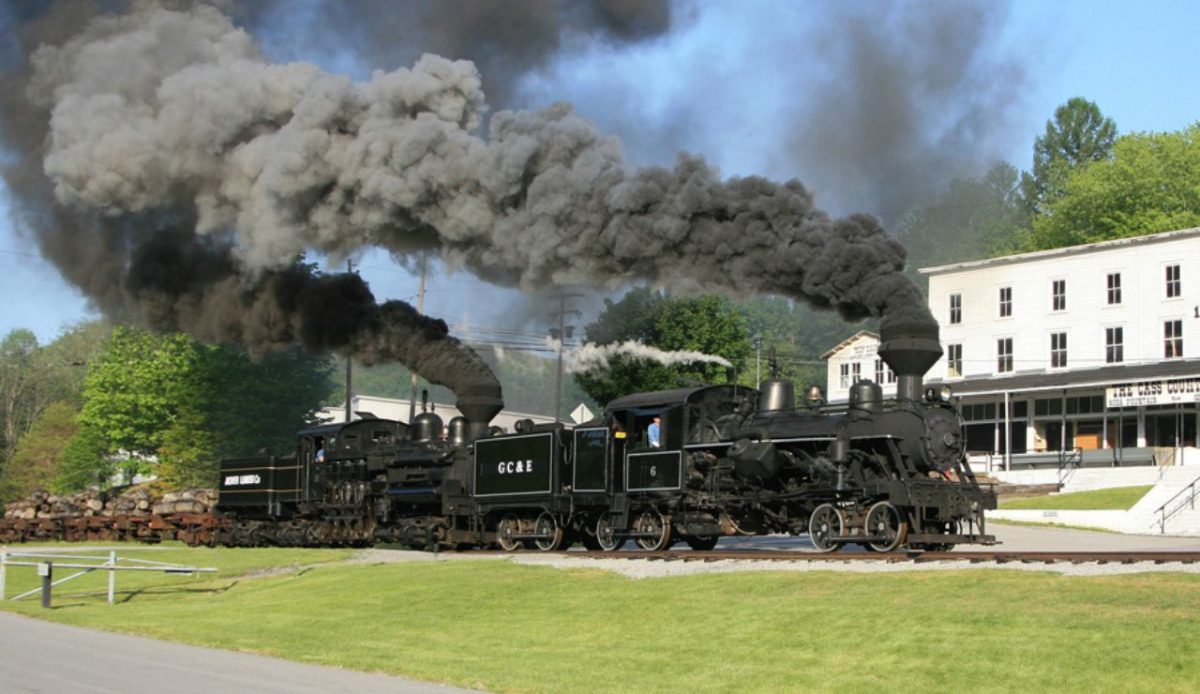 9 Holiday Train Rides in America Families Remember for Years 1