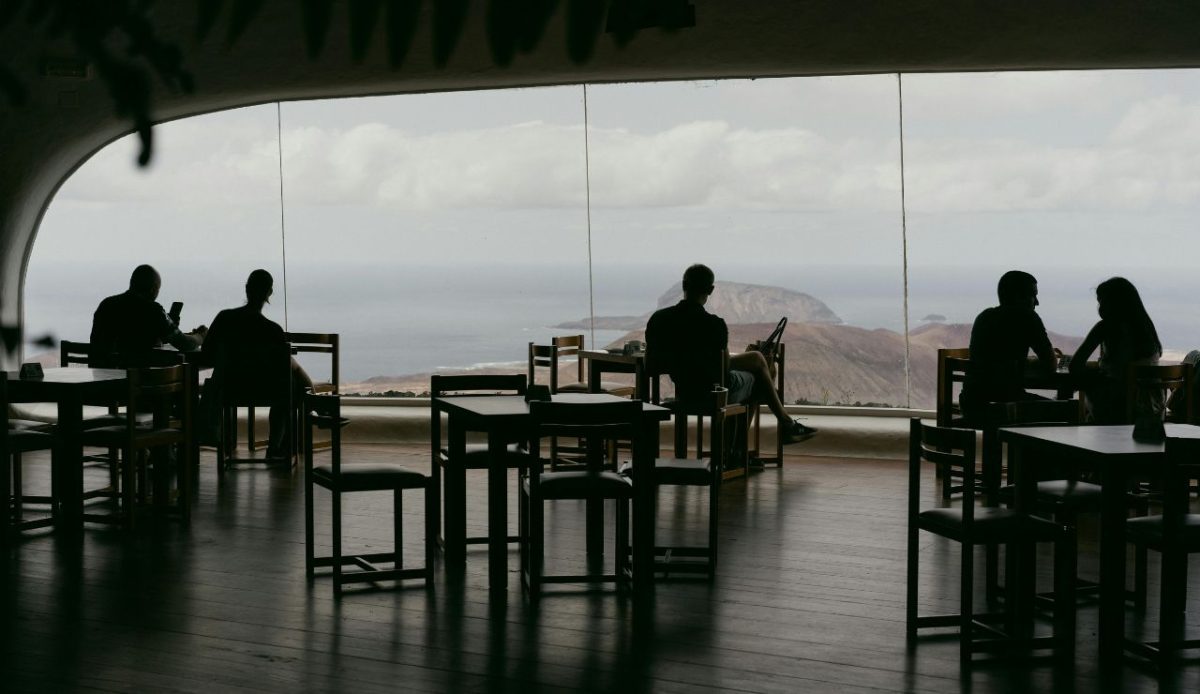 12 of the World’s Most Isolated Dining Spots Ranked 9