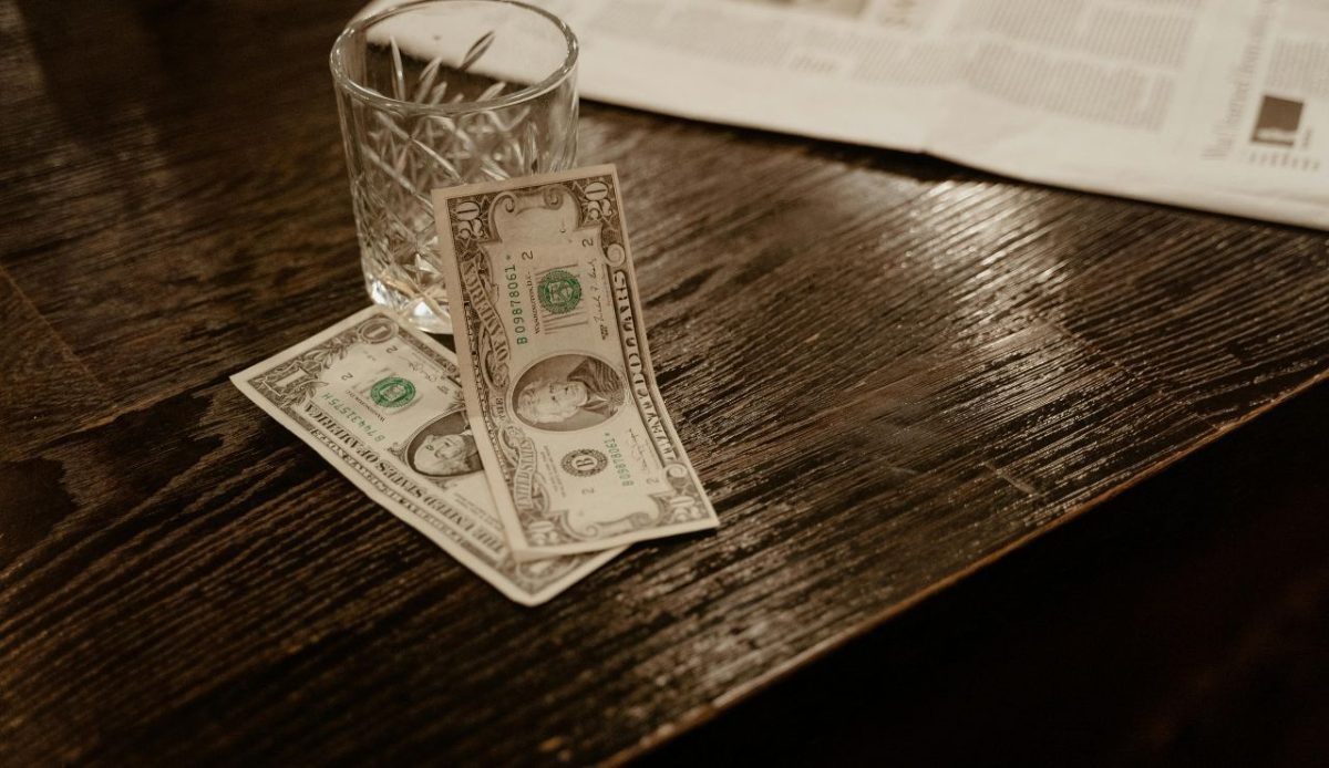 12 Unwritten Local Rules Travelers Notice Immediately Across America 1