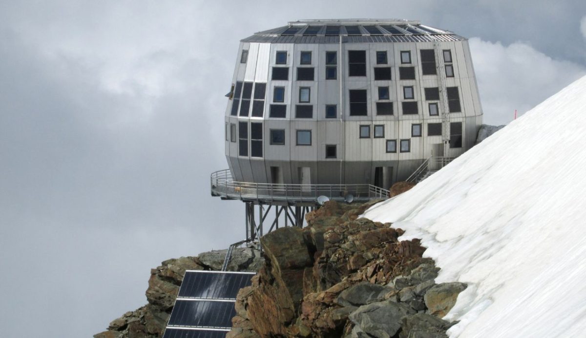 Refuge du Goûter Dining Hut, France