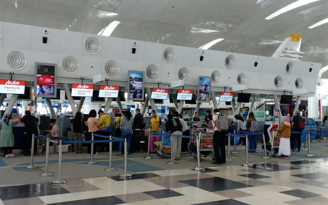10 Flight Check-In Mistakes That Can Cost You Your Seat, According to Travel Experts