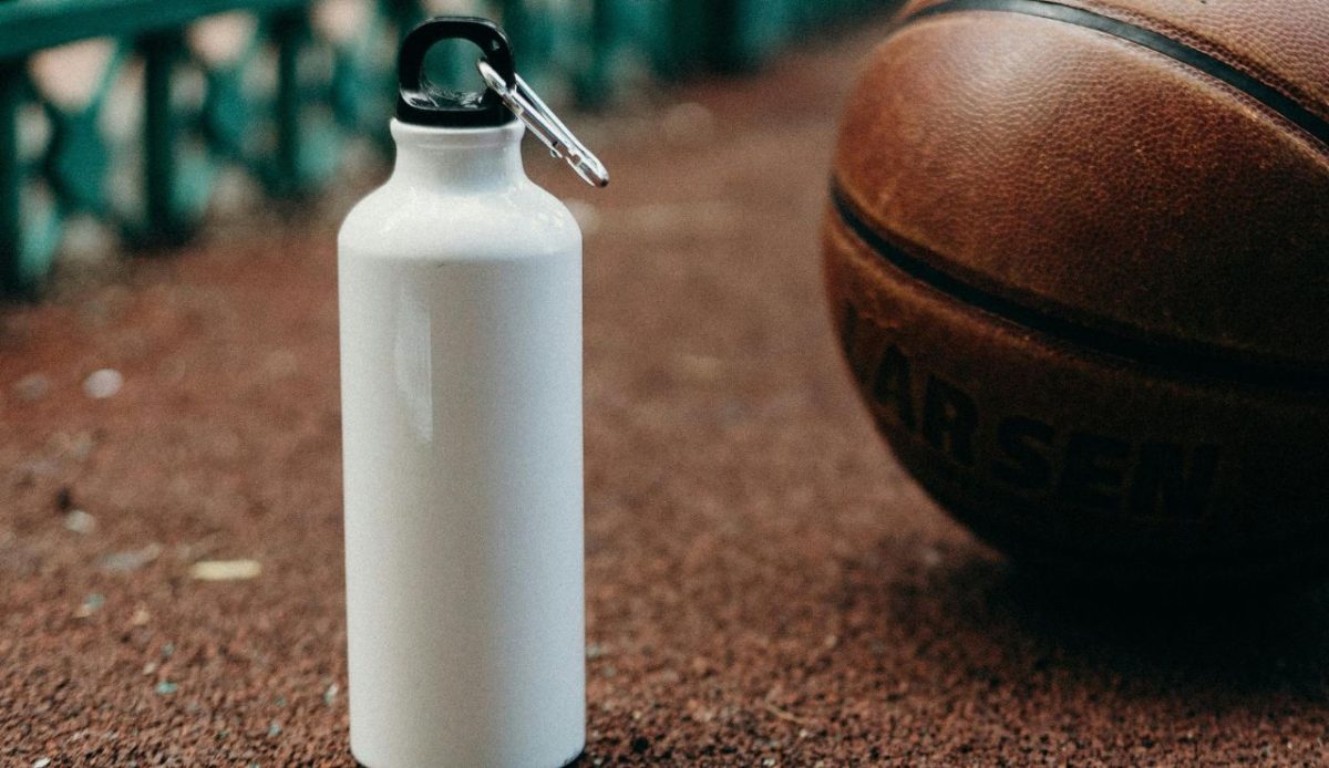 7 Travel Accessories That Instantly Mark You as an American Abroad 6 Loud and Branded Water Bottles