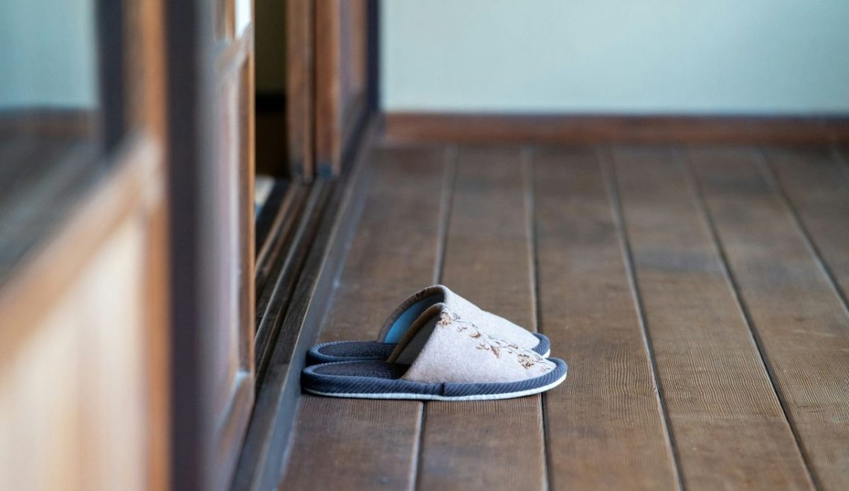 leaving shoes at door                              