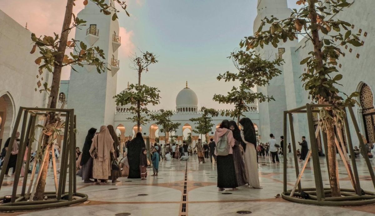  Sheikh Zayed Grand Mosque, Abu Dhabi, United Arab Emirates                   
