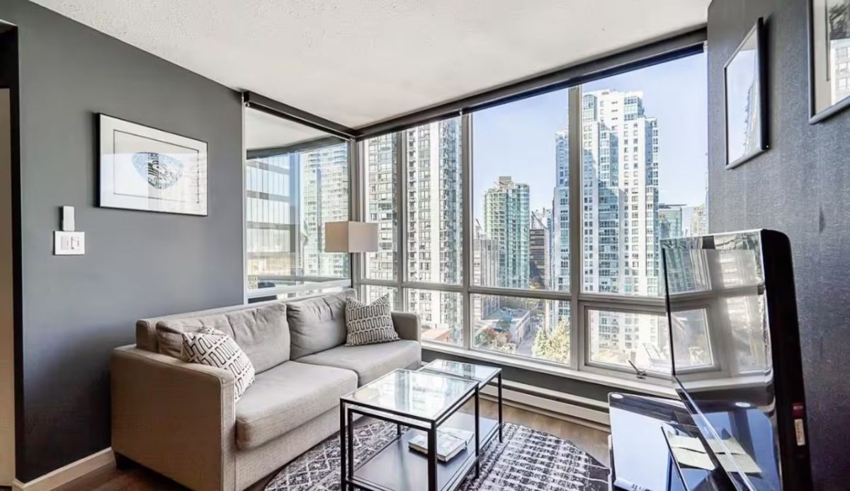 1BR Retreat in Coal Harbour Steps to Stanley Park                       