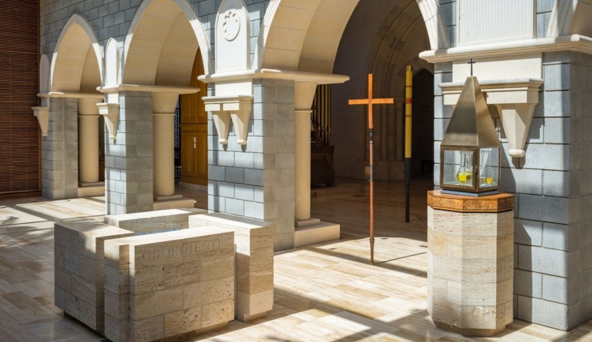 15 Historic Monasteries and Abbeys in America You Can Tour 11 Abbey of Our Lady of New Clairvaux, California