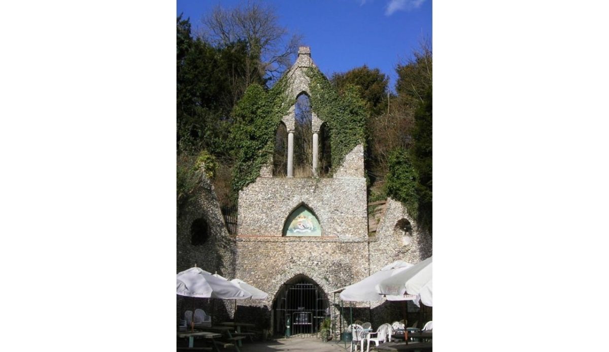 10 Historic Places Linked To Dark Rituals And Disturbing Legends 9 Hellfire Caves, West Wycombe, England