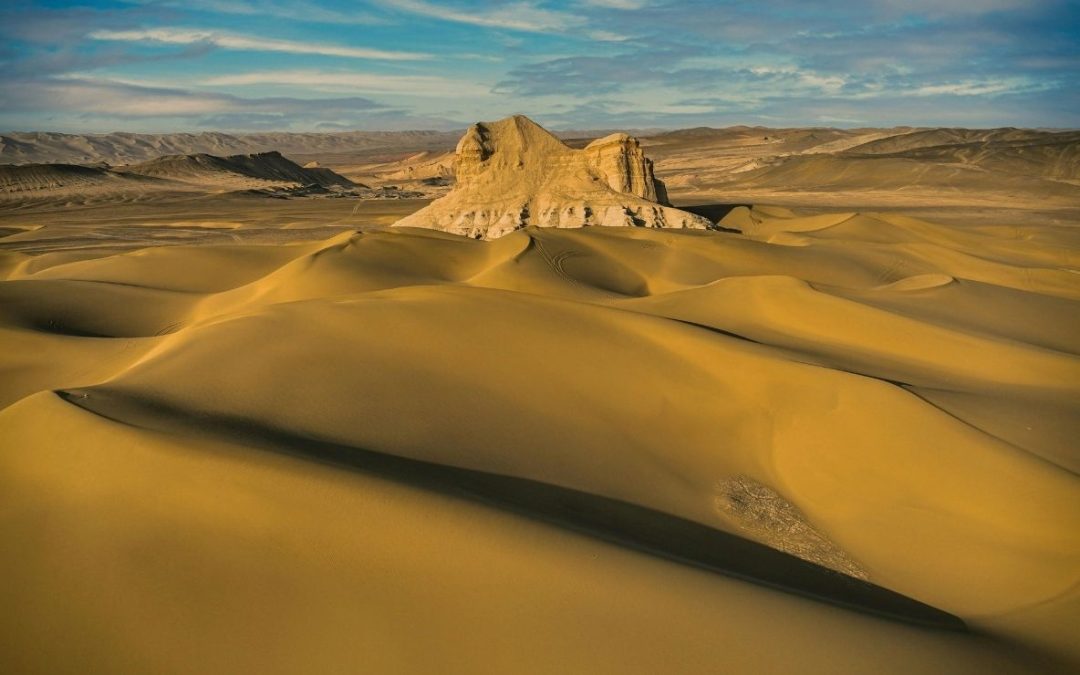 12 Asian Desert Destinations With Dramatic Dunes and Stargazing Skies