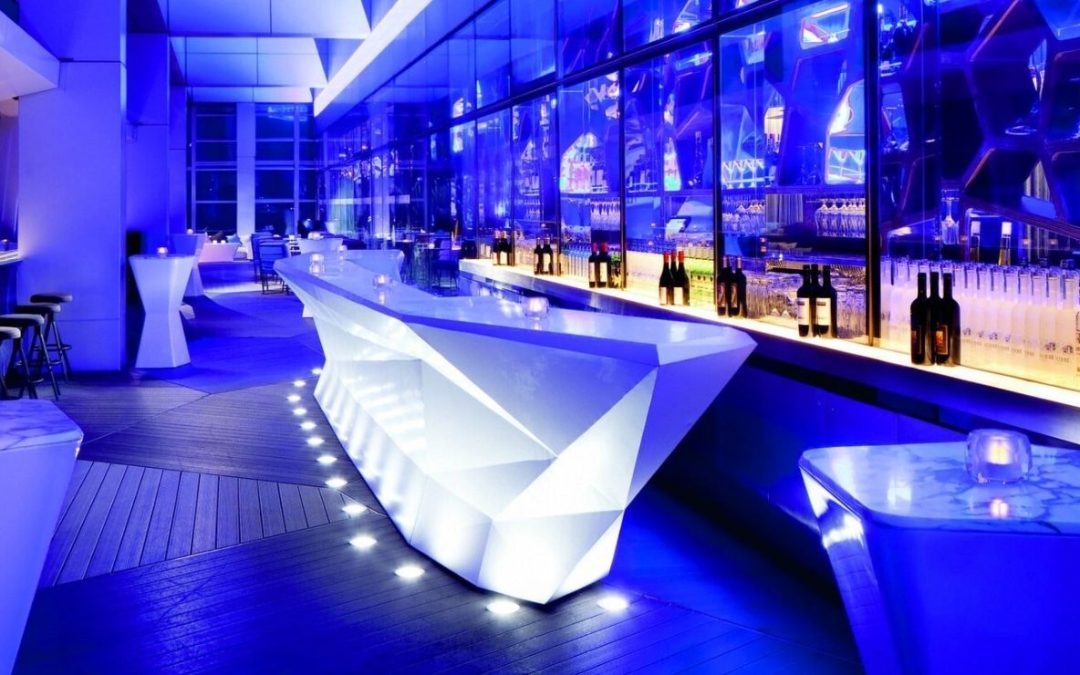 15 Scenic Bars Around the World With Views That Stop Conversations Cold