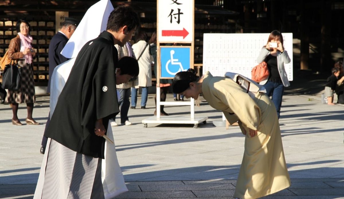 People bowing in Japan                  