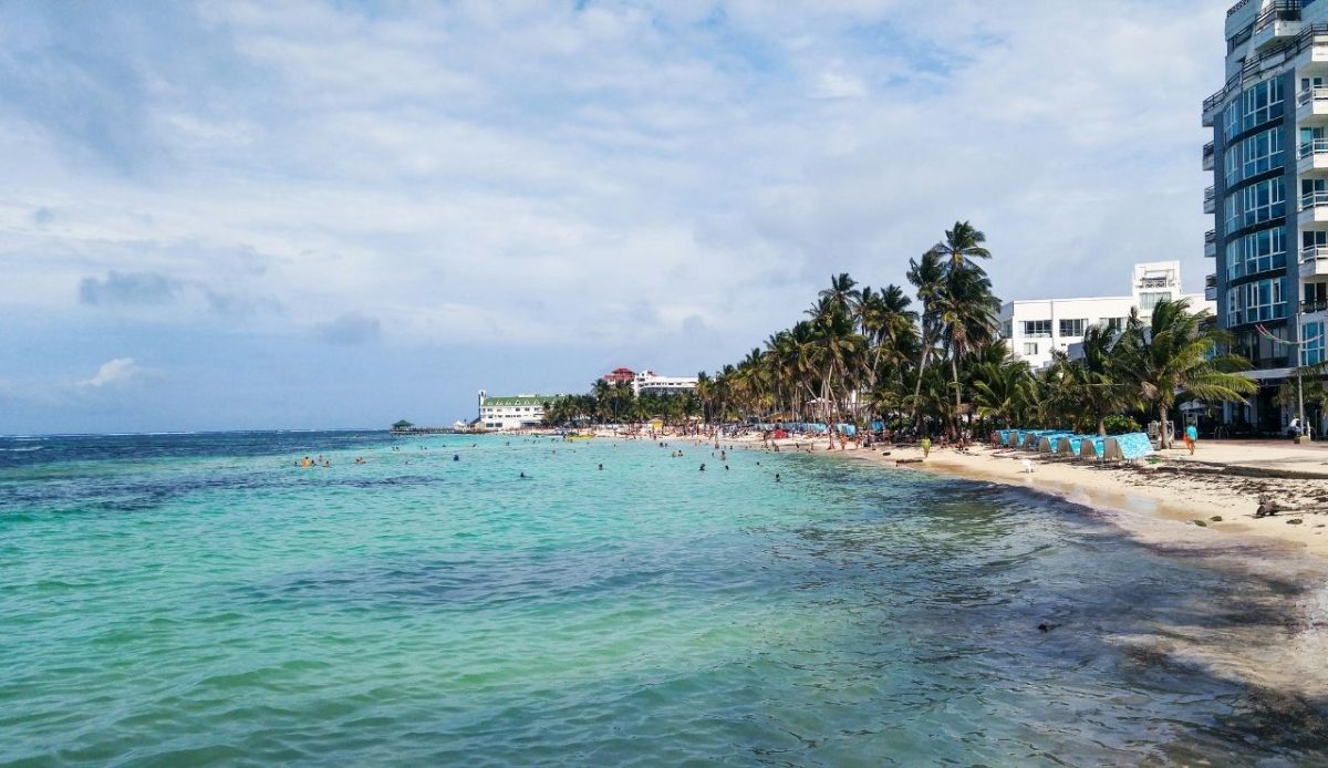 10 Sunny South American Destinations That Stay Warm All Year 3 San Andrés, Santo André, Colômbia