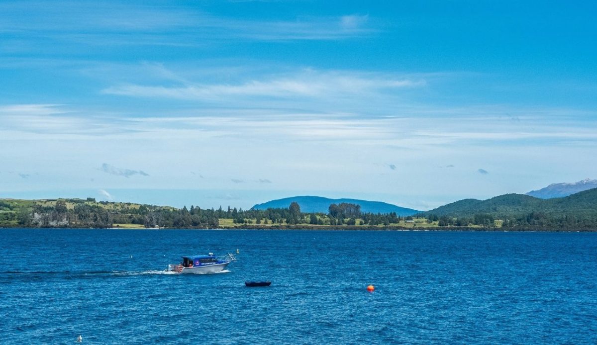 8 Little-Known Destinations With The Cleanest Air You’ll Ever Breathe 6 Te Anau, New Zealand