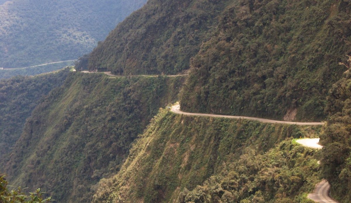 11 Epic High-Altitude Roads Considered the Ultimate Driving Challenge 4 11 Epic High-Altitude Roads Considered the Ultimate Driving Challenge 2