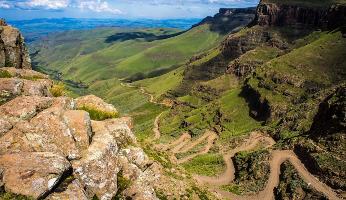11 Epic High-Altitude Roads Considered the Ultimate Driving Challenge 9 Sani Pass, South Africa–Lesotho