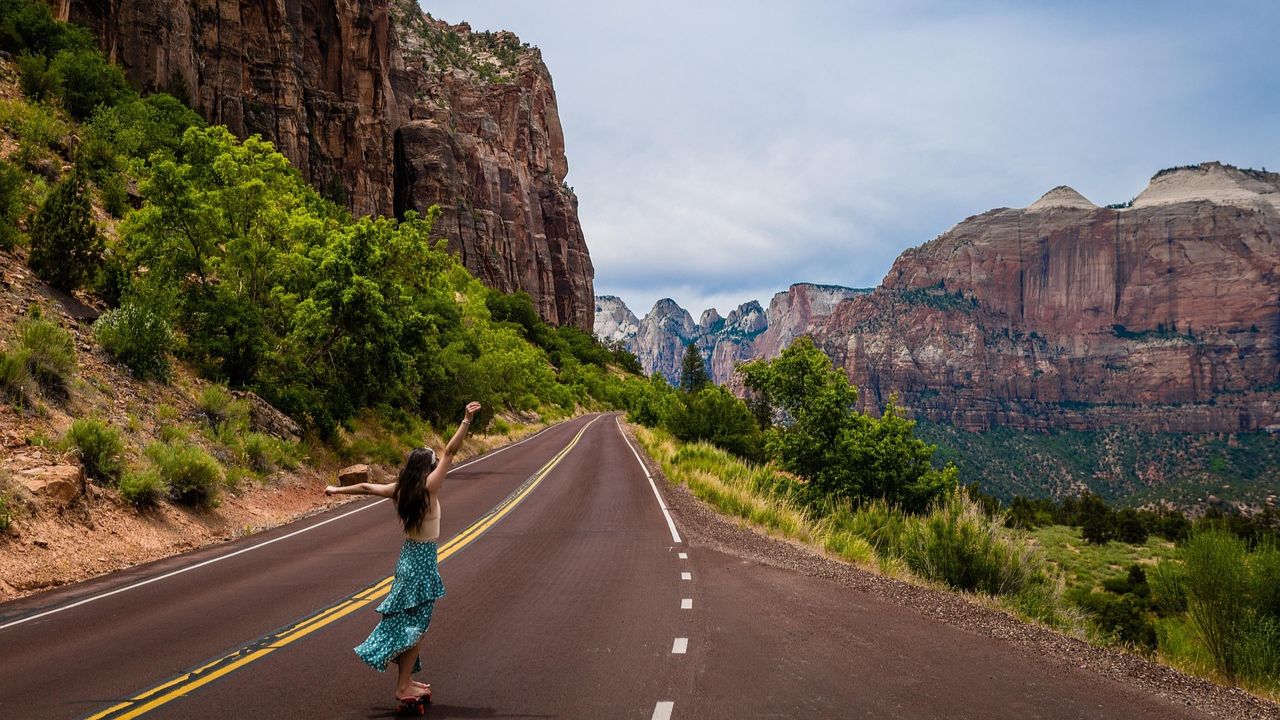 11 Epic High-Altitude Roads Considered the Ultimate Driving Challenge ...