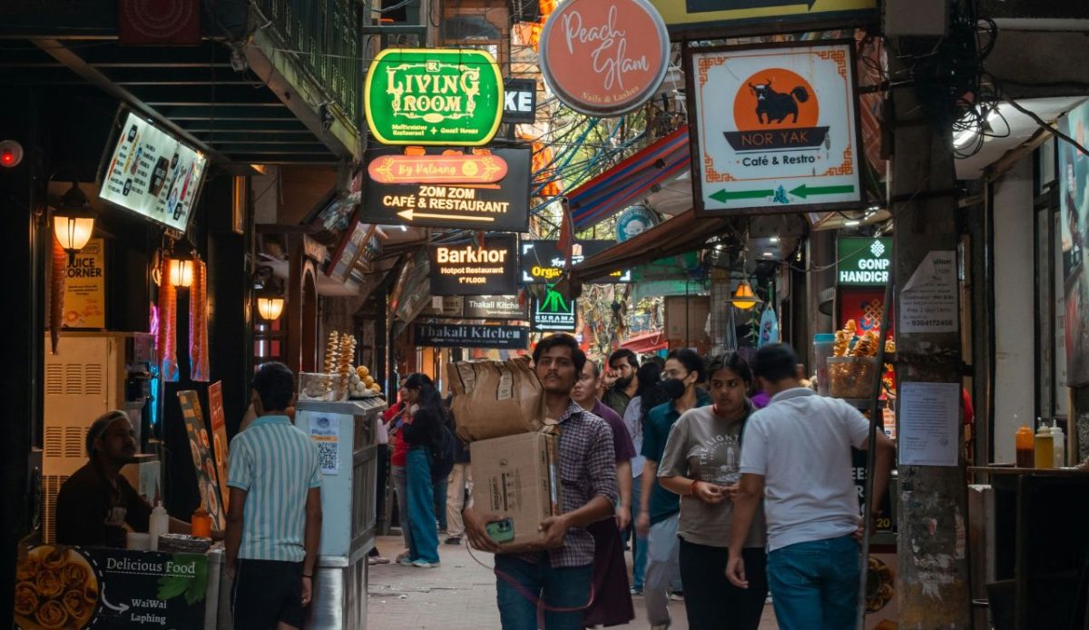 11 Travel Habits That Make Visitors Targets for Pickpocketing Abroad 6