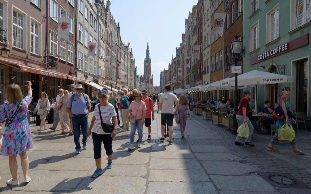 11 Travel Habits That Make Visitors Targets for Pickpocketing Abroad
