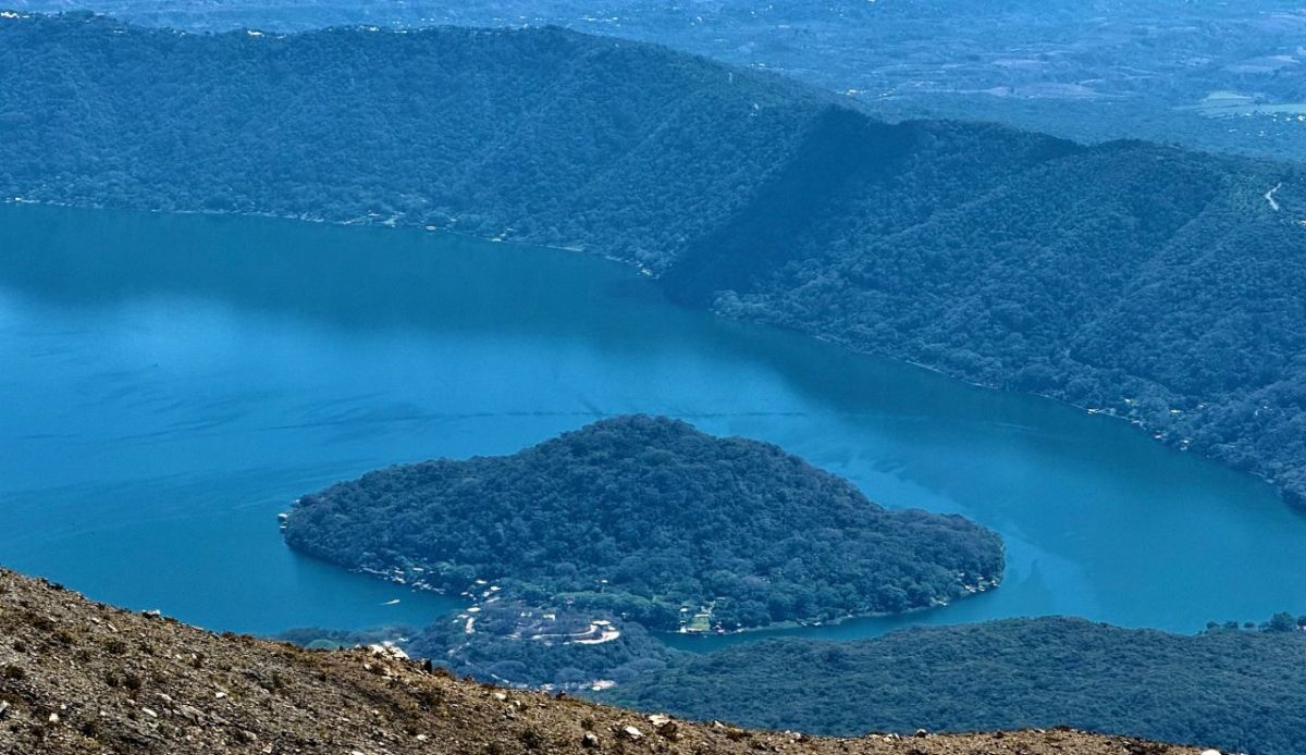 10 Hidden Gem Destinations in El Salvador Worth Visiting 3 Coatepeque Lake