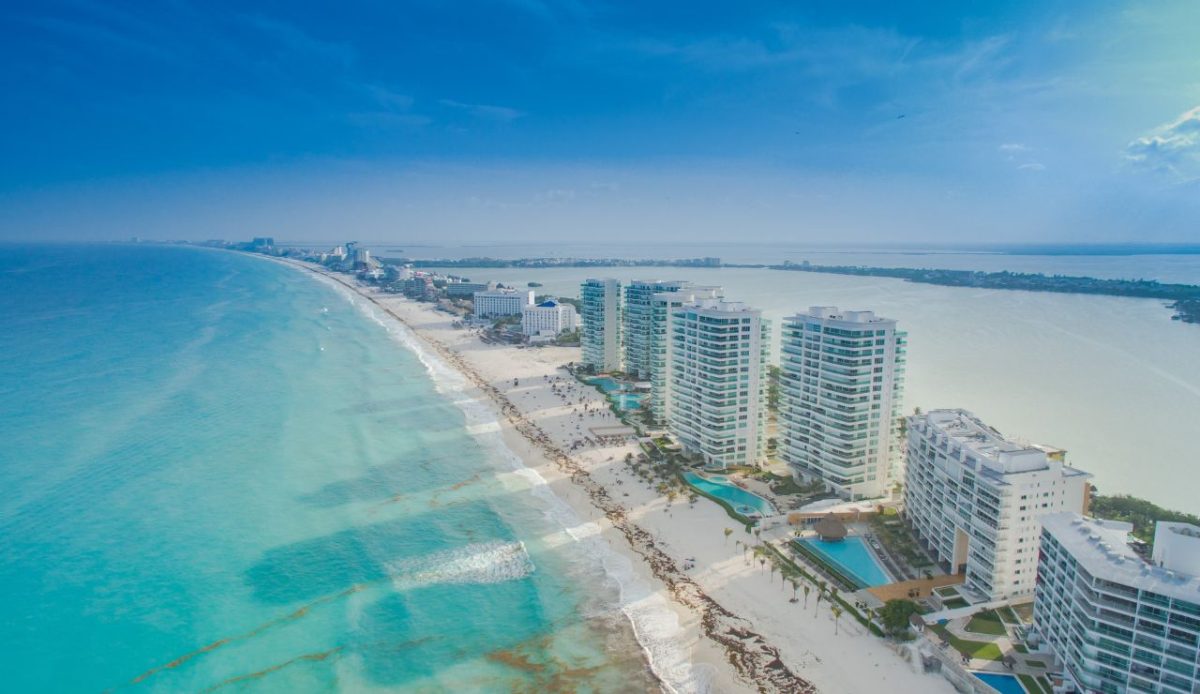 13 Infamous Vacation Towns Known For Rampant Infidelity Among Travelers 4 Cancun, Mexico
