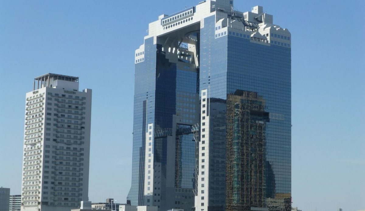 Urban Reconstruction and Modern Architecture