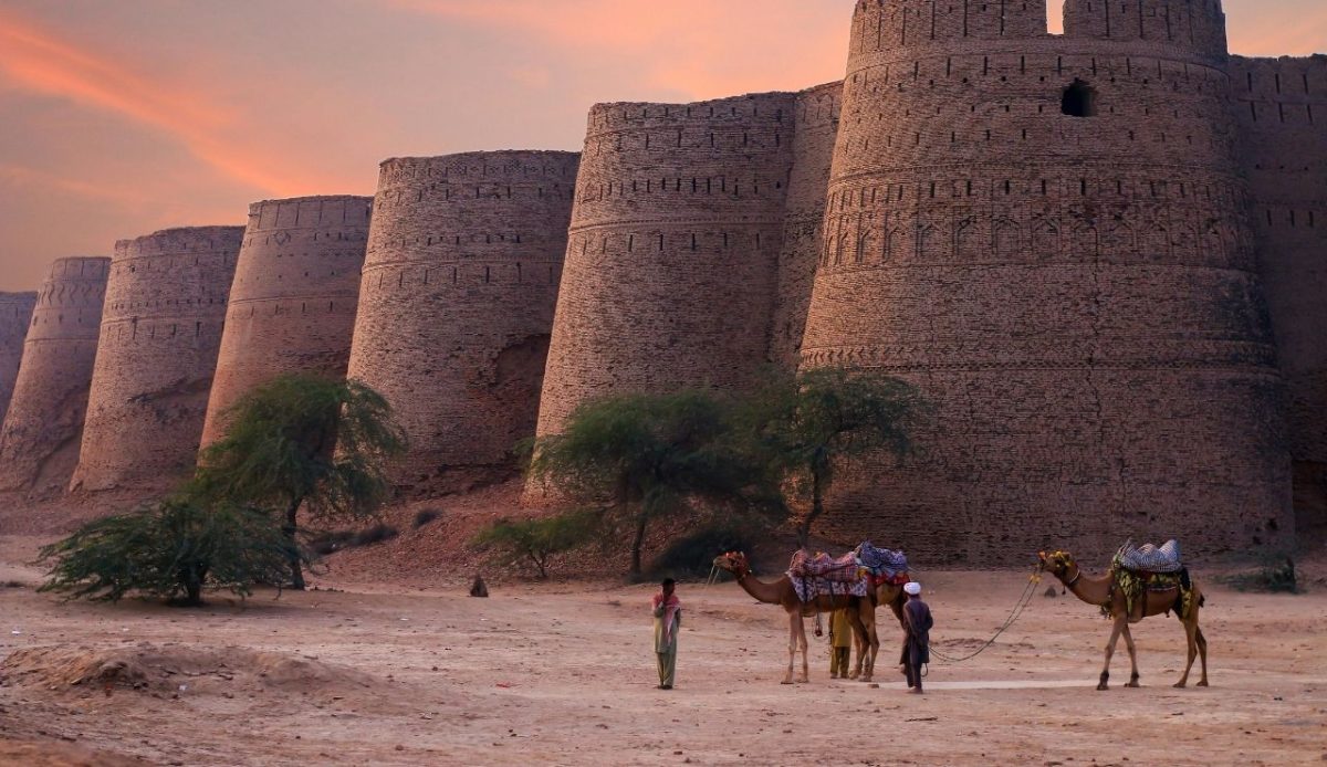 derawar fort in Cholistan Desert, Pakistan                    