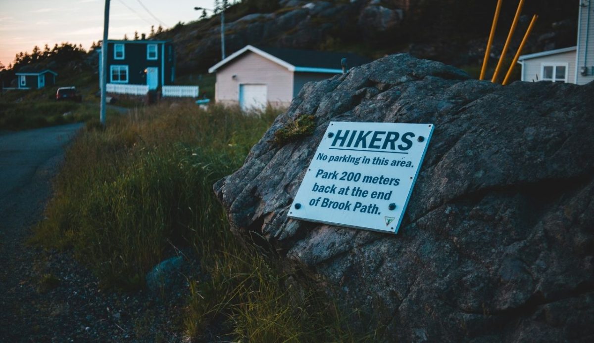 12 Seasonal Hiking Goals to Make 2026 Your Best Outdoor Year Yet 5 signboard for hikers