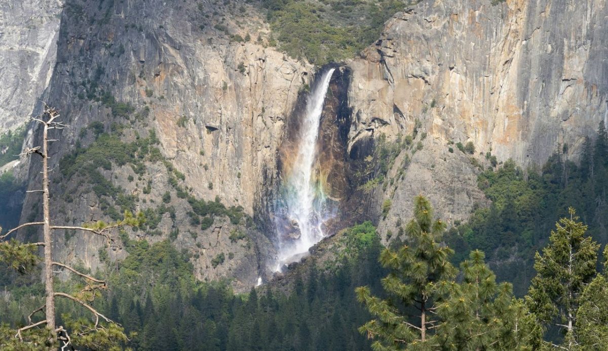 Yosemite National Park. Tunnel View. Bridalveil Fall Bridalveil Fall, California, USA . 