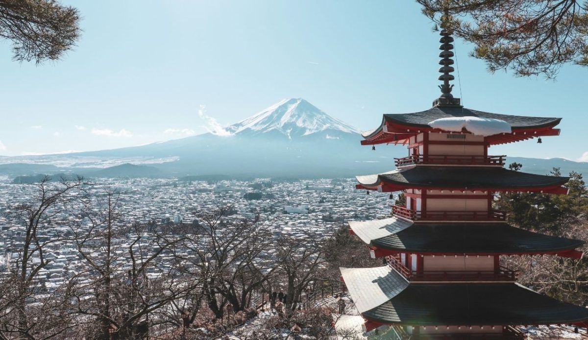 13 TikTok Gems Now Total Garbage Pits 13 Arakurayama Sengen Park, 2-3353 Asama, Fujiyoshida, Yamanashi, Japan