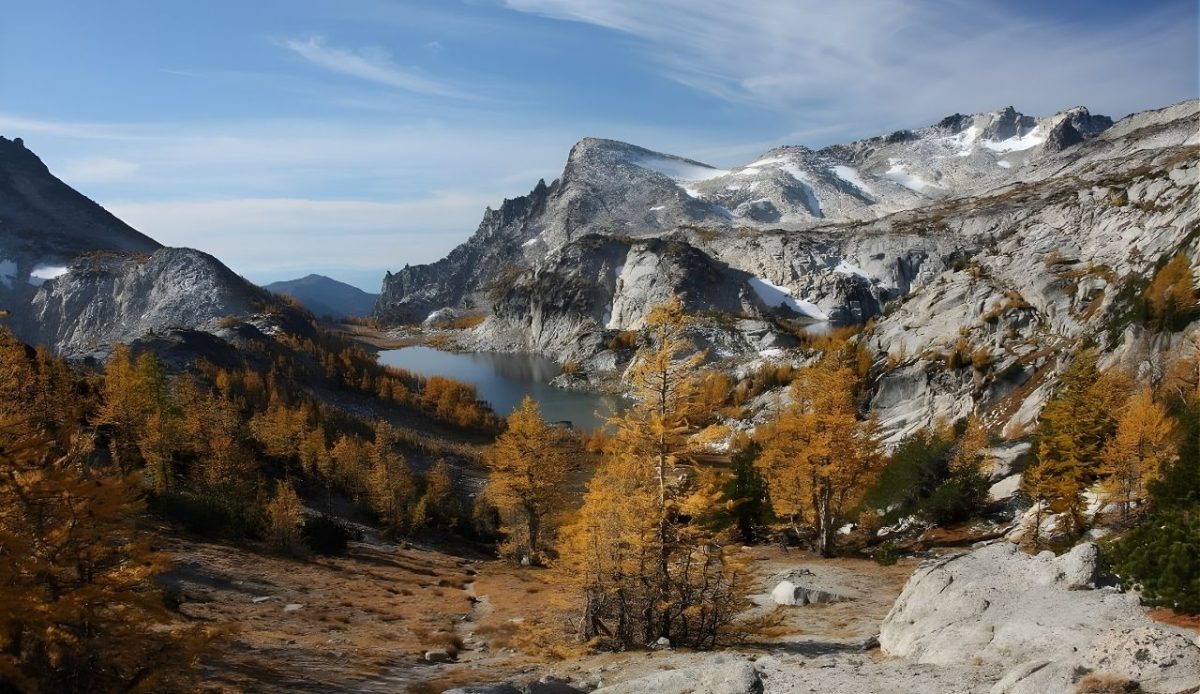 Enchantment Basin from Prusik Pass                             
