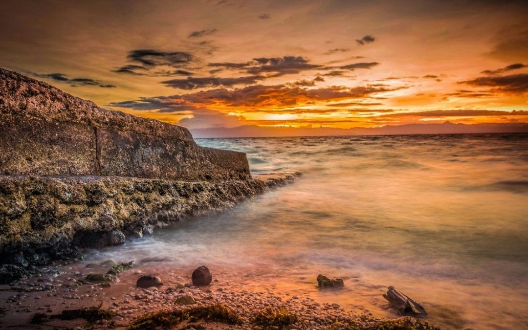 10 American Coastal Towns Where Sea Wall Projects Changed the View