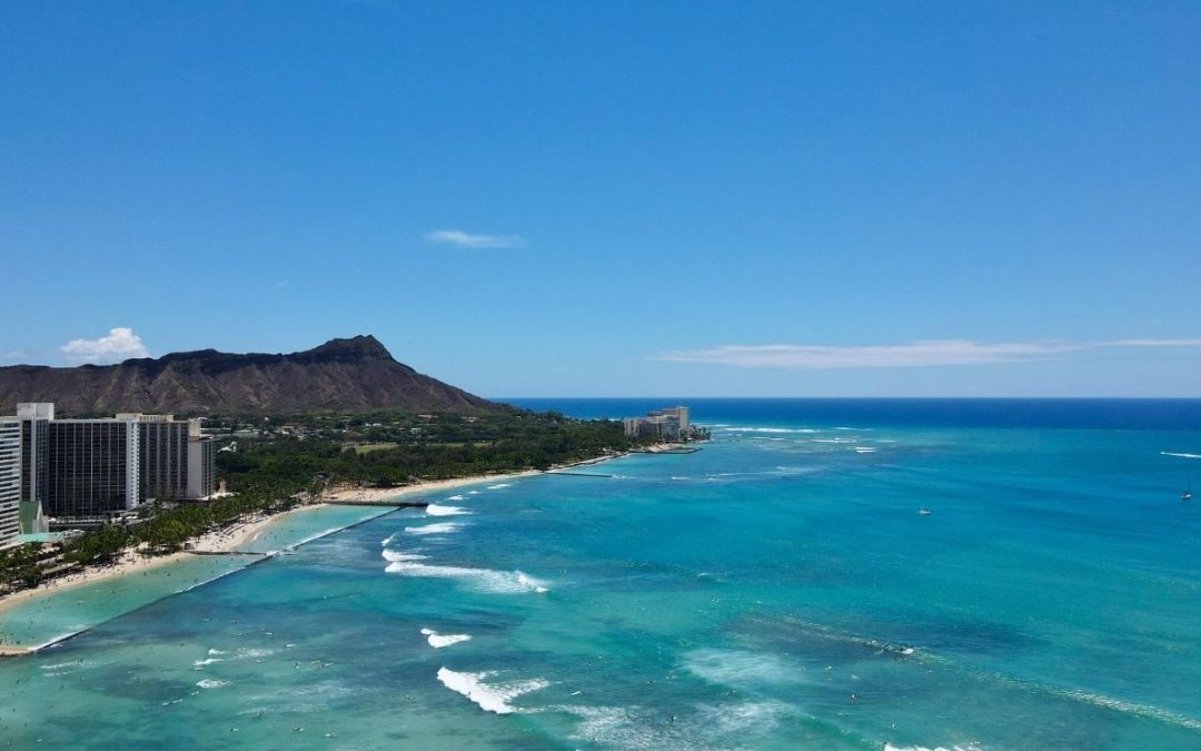 This Hawaii program invites travelers to give back while on vacation
