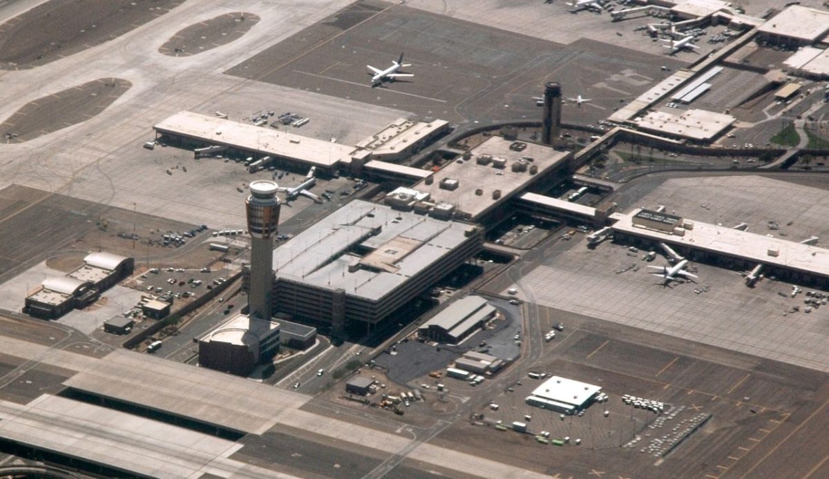 13 Air Traffic Control Bottlenecks Causing Worsening Flight Delays 7 Phoenix Sky Harbor International Airport