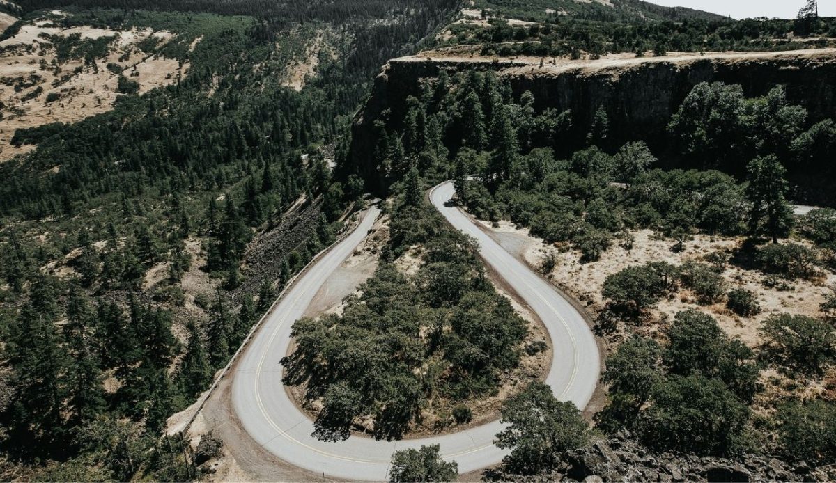 8 Scenic Byways Falling Apart After Federal Funding Cuts 5 Rowena Crest U-turn, Historic Columbia River Highway, Portland, Oregon, United states