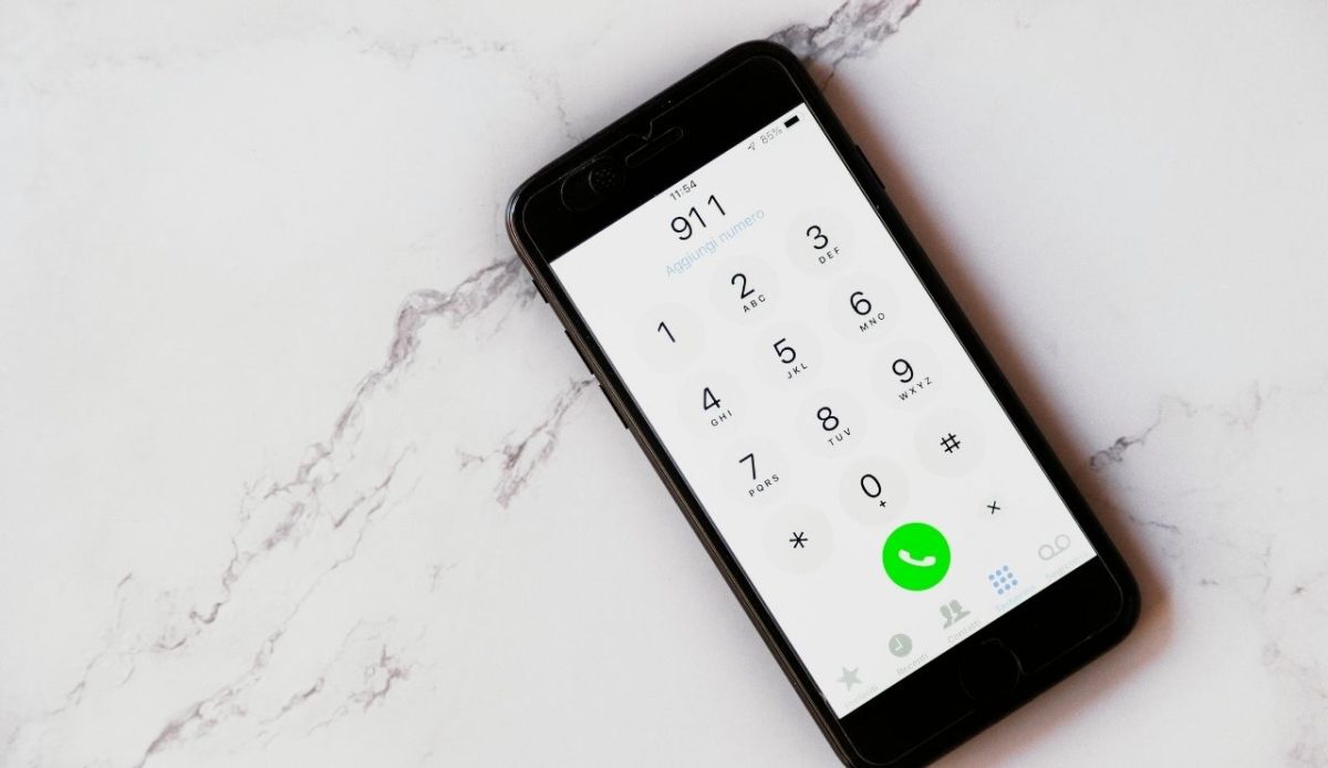 Smartphone with 911 Dialled                         