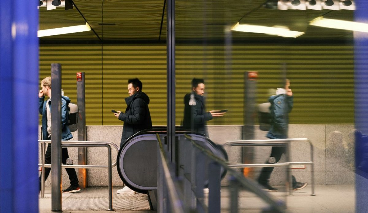  Single-hub dependency on connecting itineraries