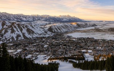 10 U.S. Vacation Towns Where Seasonal Crowds Are Straining Infrastructure