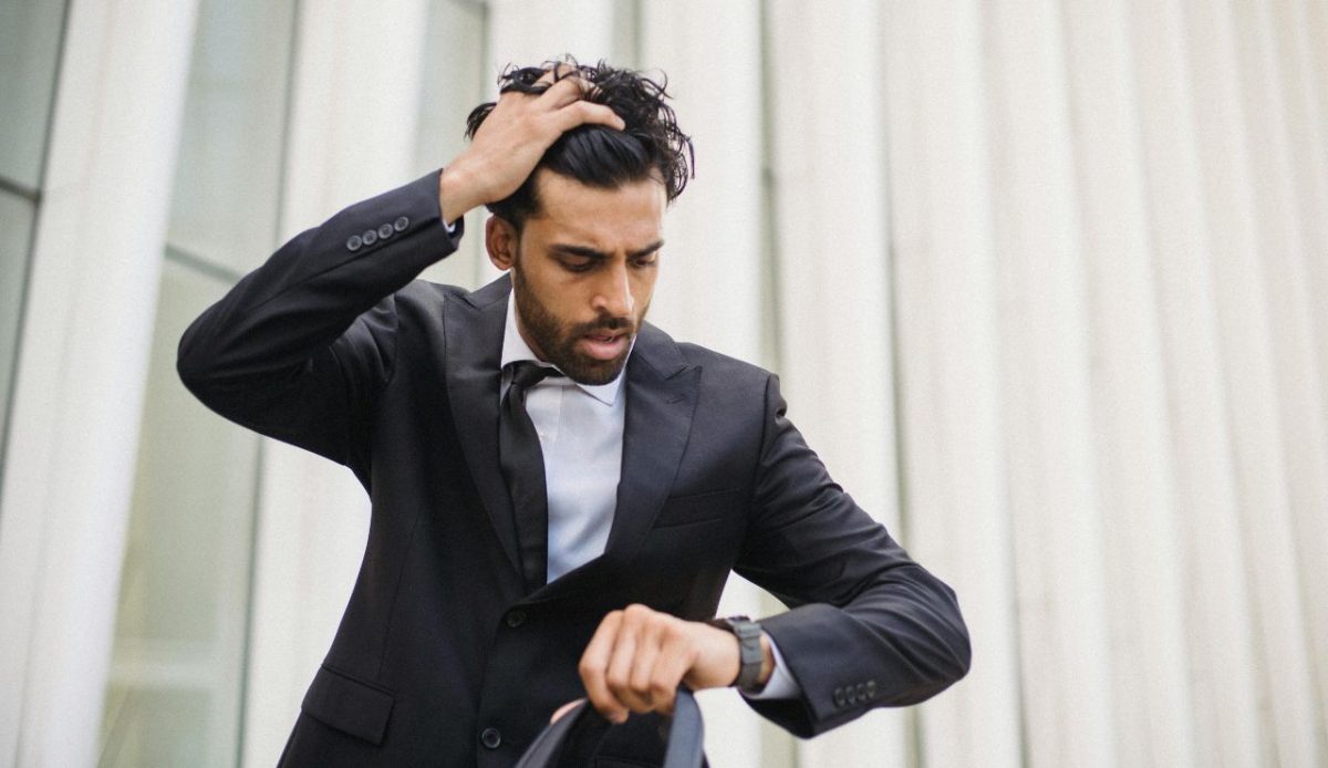 Self-Transfers That Break When One Leg Delays