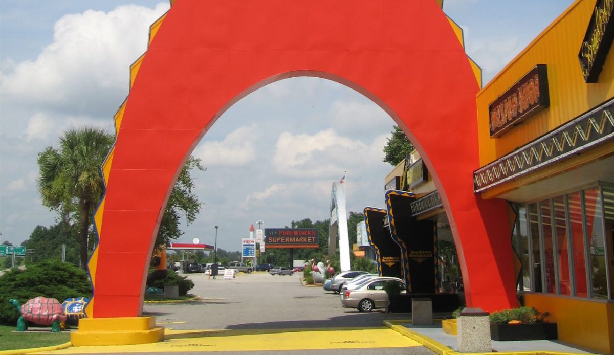12 American Attractions Accused of Overhyping the Experience 8 South of the Border, South Carolina