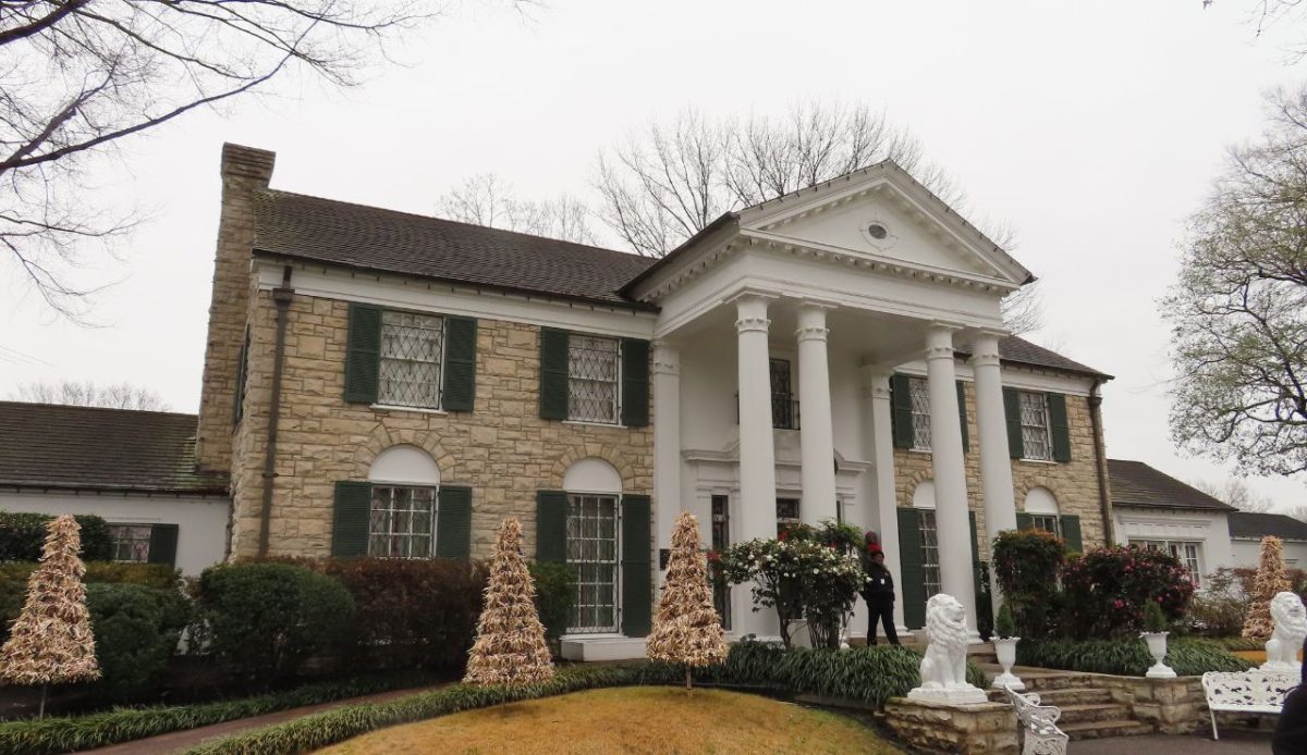 12 American Attractions Accused of Overhyping the Experience 12 Graceland, Memphis