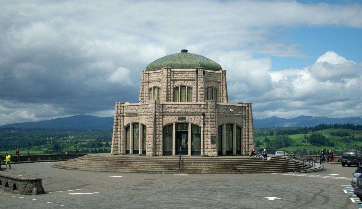 Crown Point and Vista House, Columbia River Gorge, Oregon