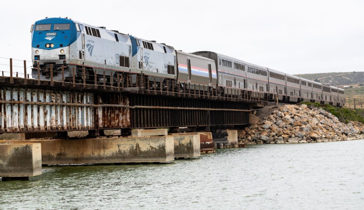 Amtrak Coast Starlight (Seattle–Los Angeles)