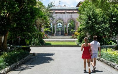 9 Major Attractions Now Charging Extra Fees for Photos