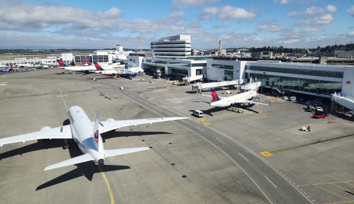 Seattle–Tacoma International Airport (SEA), International Boulevard, SeaTac, Washington, USA                   