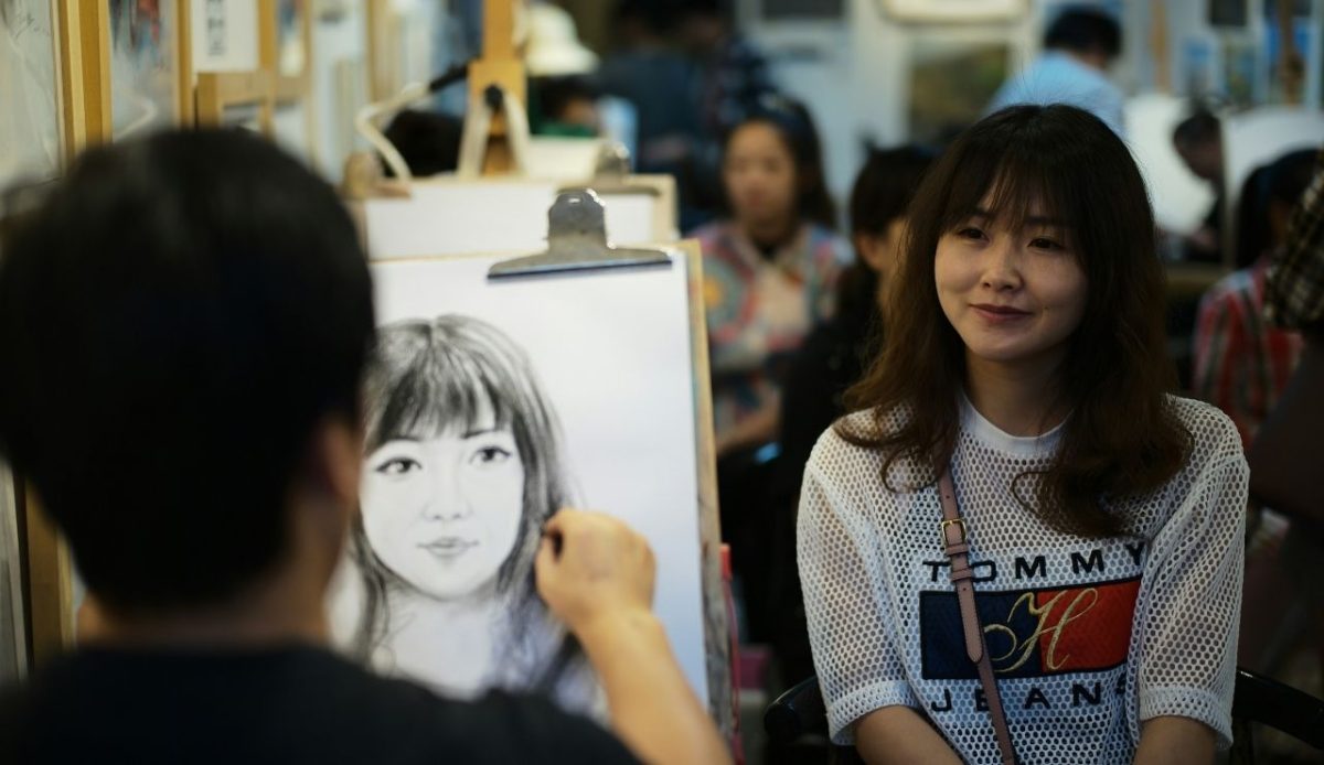 8 Montmartre Fakes Killing Paris 4 making portrait