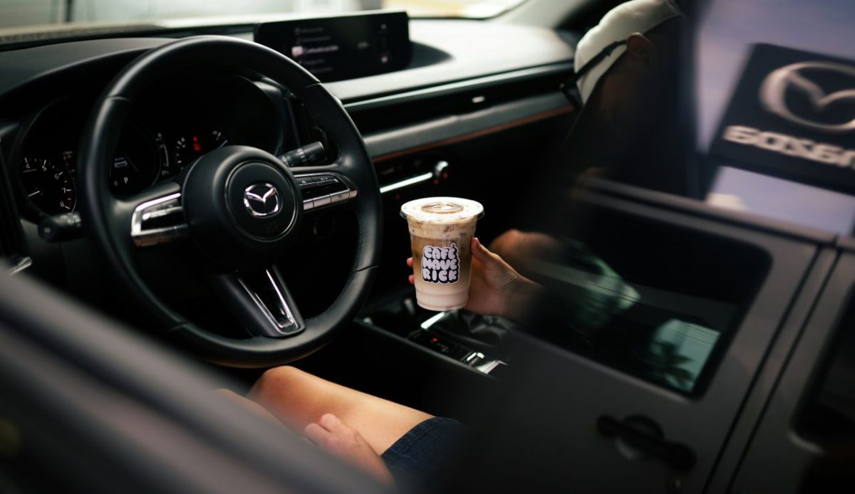 Carrying big drink cups while walking or driving