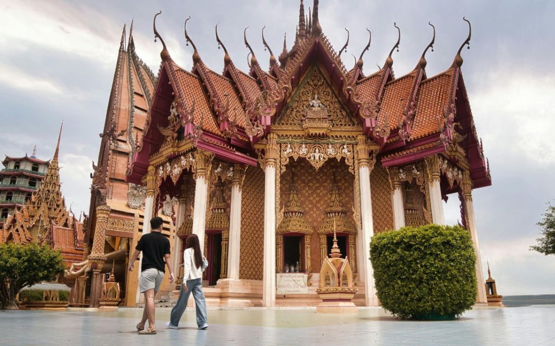 8 Tourist Areas Where Relaxed Travelers Regret Letting Their Guard Down