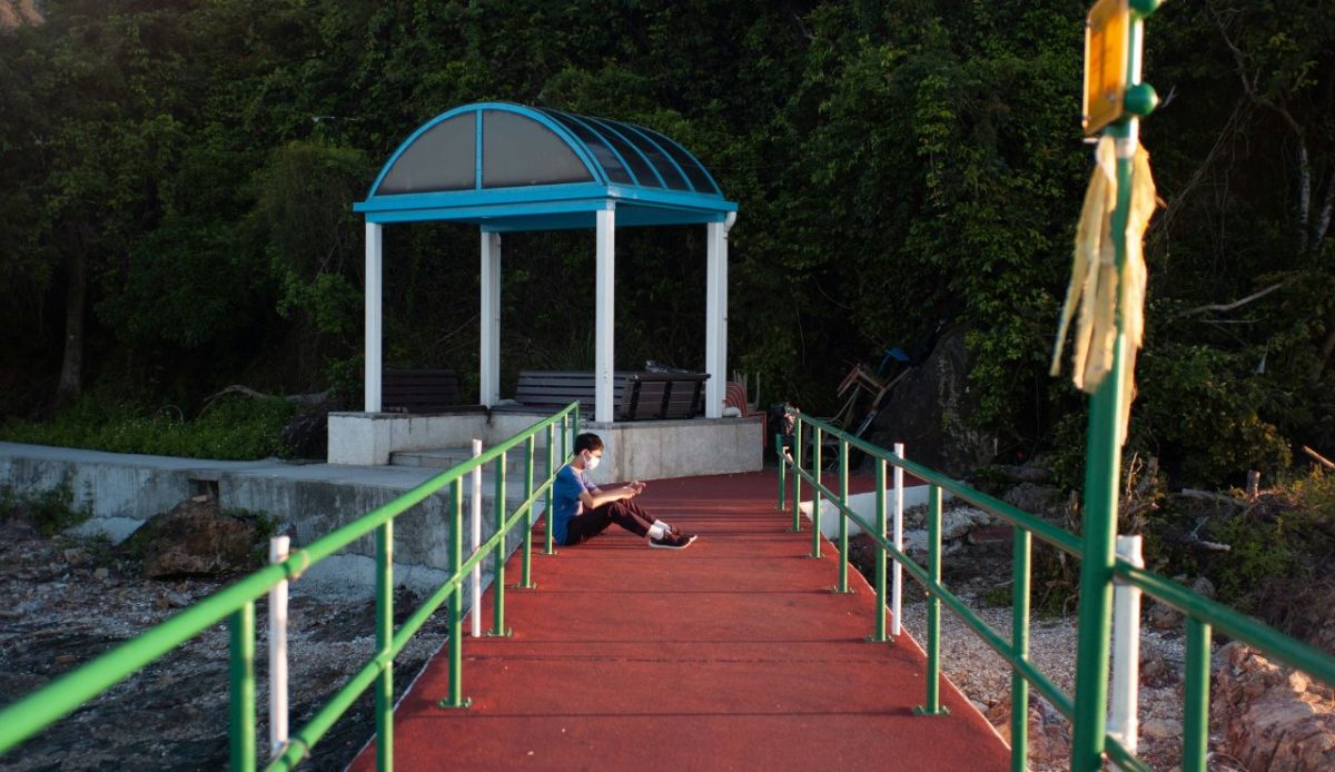 Theme Parks and Long Queue Days